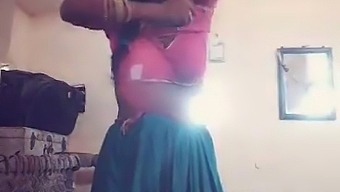 Desi Housewife Gets Fucked In Rural India