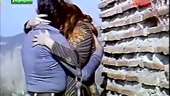 Couple'S Hot Kissing Session In Kilometer 3