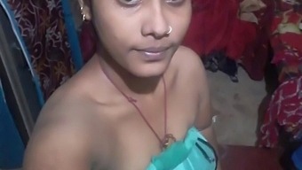 Desi Girl'S Big Tits And Nipples In Selfie Video
