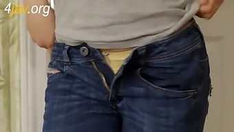 Intense Fucking And Full Movie Experience With Mature Korean Starlet