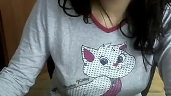 Charming Turkish Webcam Performer'S Solo Show