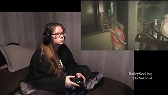 Resident Evil 2: Strip Tease And Gameplay