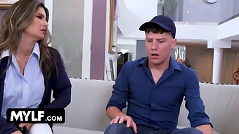 American Beauty Karen Craves A Big Dick In Her Mouth And Pussy