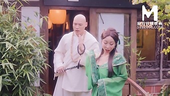 Asian Beauty Guofeng In A Legendary Tale Of Love And Seduction