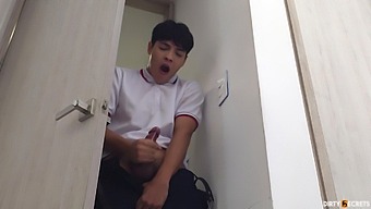 Amateur Stepmom Gets Caught In A Compromising Position With Stepson